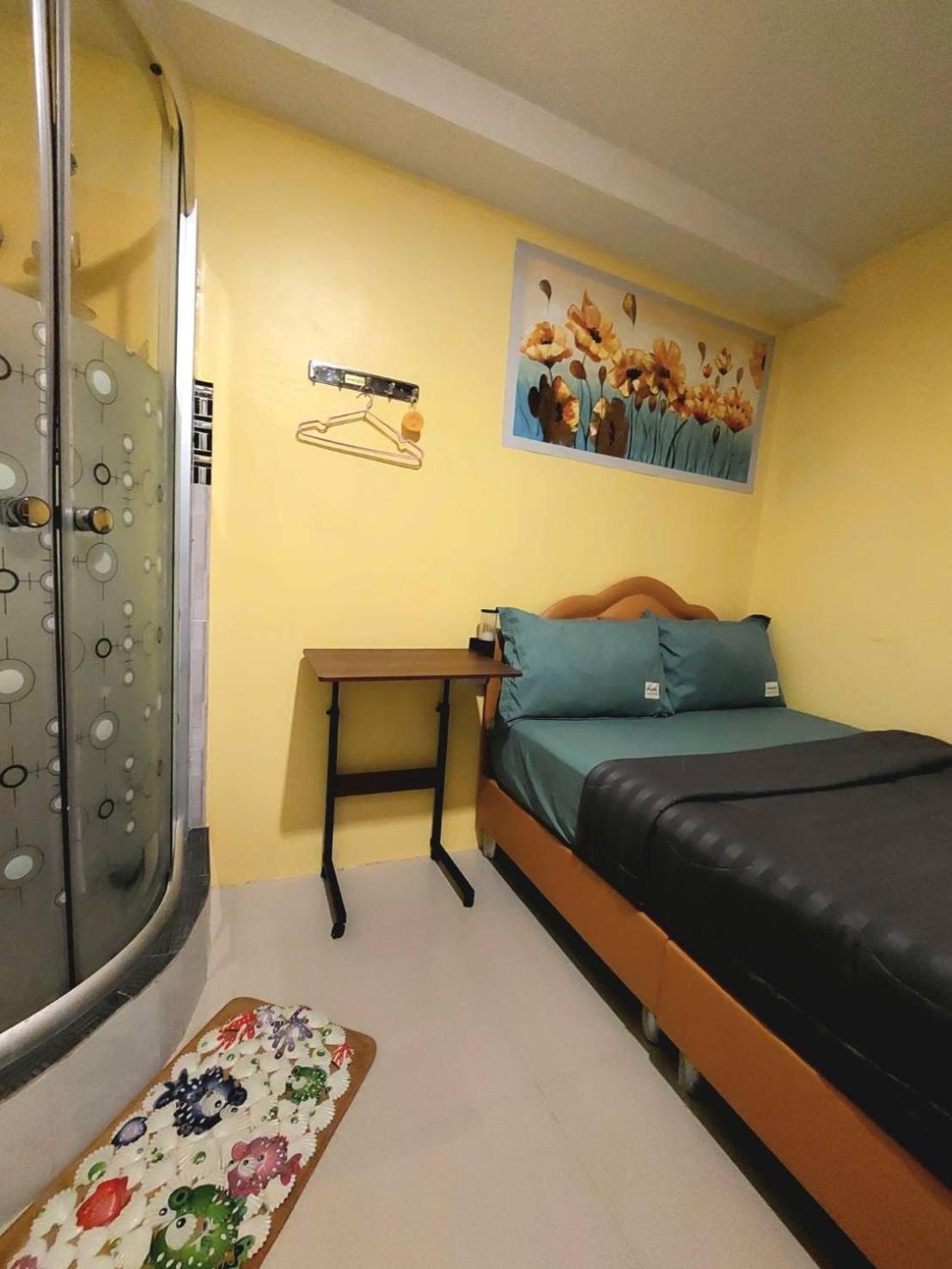 Great House 99 Hostel Bangkok Exterior photo